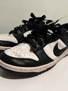 Nike Dunk Low "Panda" (Women's model)